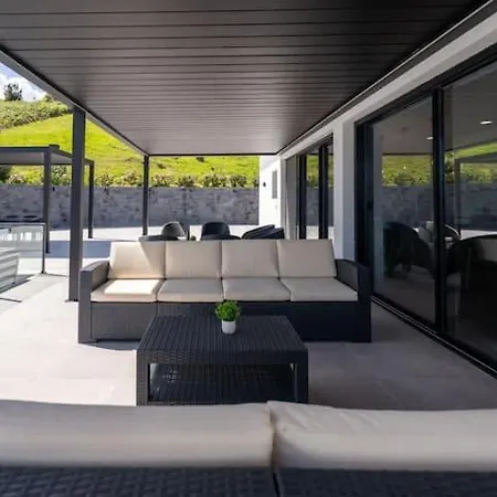 New Casa Pura Viyda * Ponta Delgada